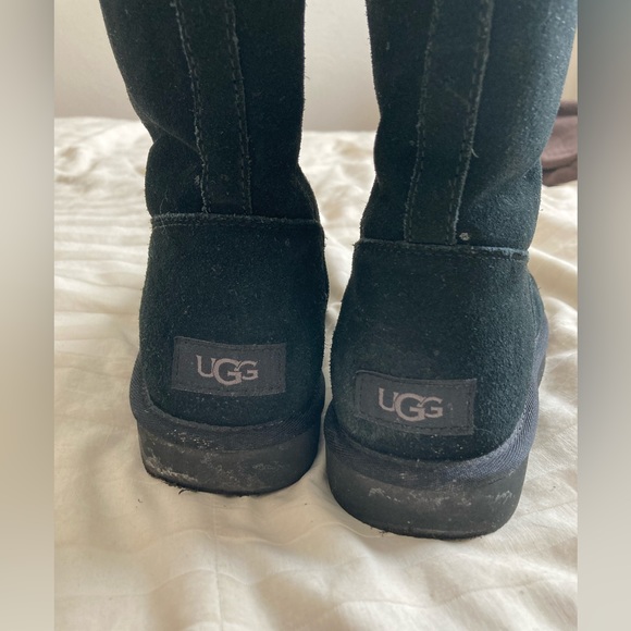 Black Zip up UGGs - Picture 3 of 9